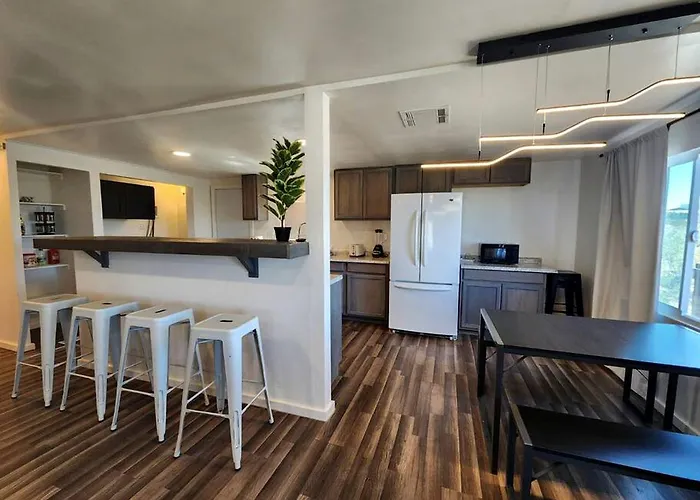 Modern With Arcade, Foosball Table And Fire Pit In Meadview, Arizona Holiday home
