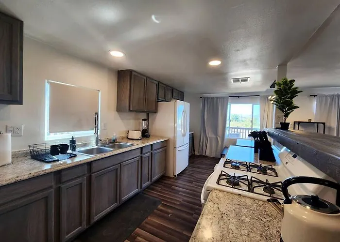 Modern With Arcade, Foosball Table And Fire Pit In Meadview, Arizona Holiday home *
