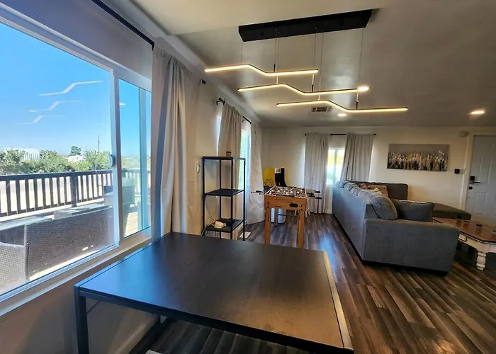 Modern With Arcade, Foosball Table And Fire Pit In Meadview, Arizona Holiday home Meadview