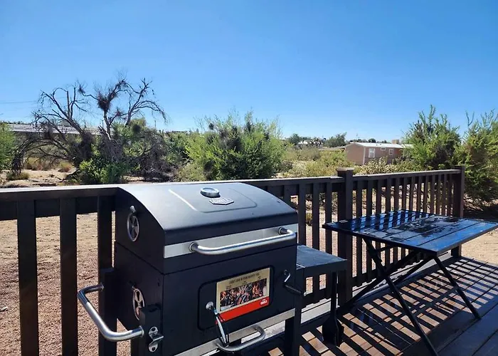 Modern With Arcade, Foosball Table And Fire Pit In Meadview, Arizona Holiday home *